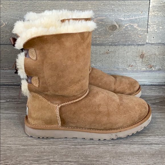 UGG BOOTS - Picture 3 of 5